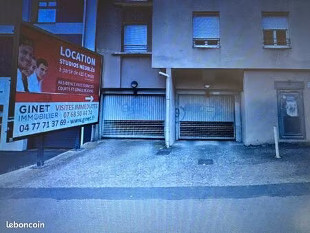 place de parking couvert et sécurisé 75/77 rue désiré claude