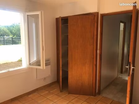 location 4 pieces 800 charges comprises