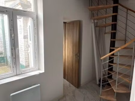 t2 bis 45m2 avec cour privée