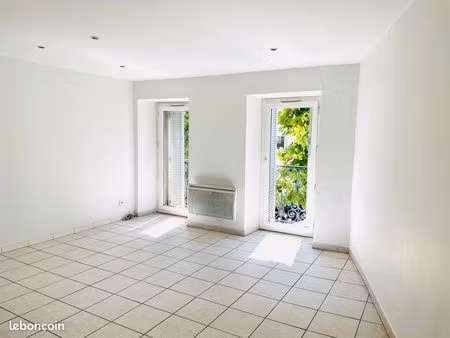 location studio  cours julien marseille