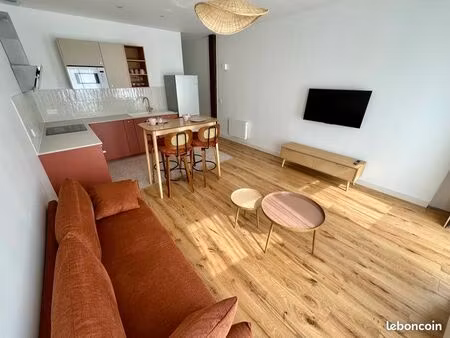 appartement t2 45m2 avec parking - centre-ville