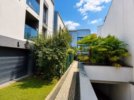 ** studio 26m2 avec parking et balcon **