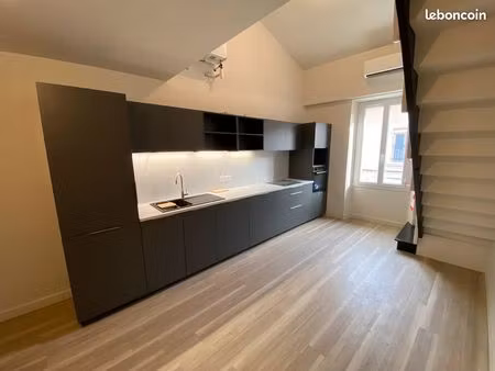 triplex neuf climatisé 80 m² avec cours
