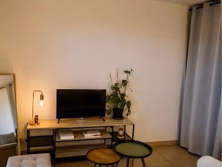 loue studio meublé