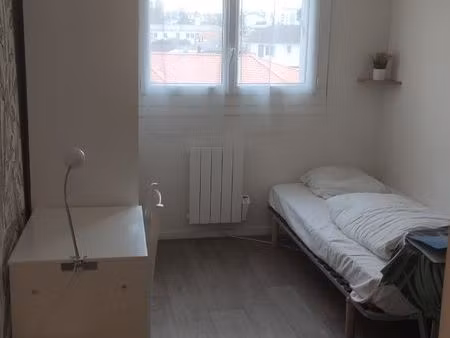 studio meublé 14m2 avec cave de 6m2 idéal étudiant