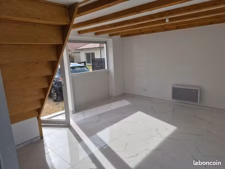 maison a loue à vézeronce-curtin