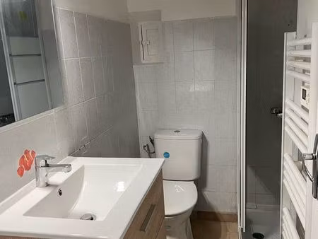draguignan centre-ville 2 eme etage - t2 lumineux de 31 m2