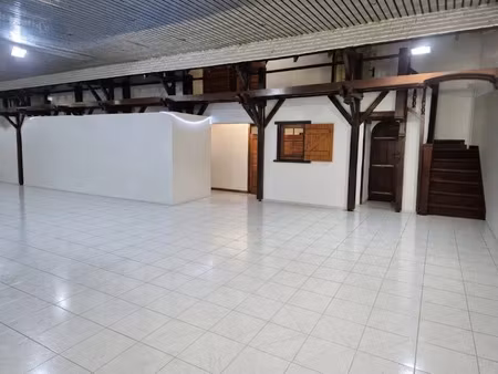 vente locaux professionnels 6 pièces 106 m² à fort de france (97200)  136 370 €