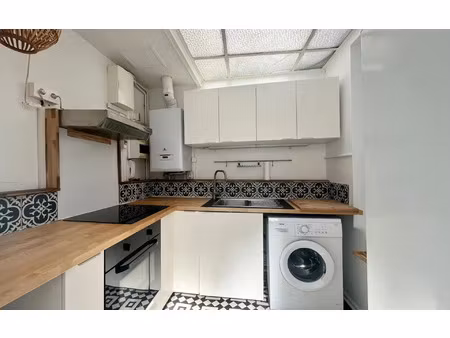 location appartement  85.01 m² t-5 à bordeaux  1 500 €