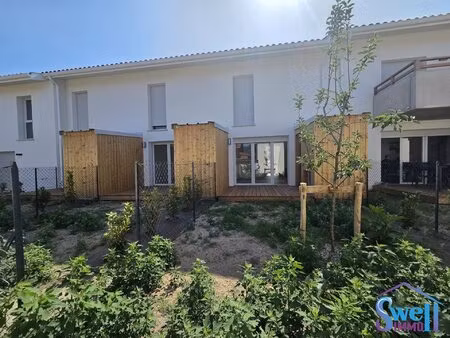 t3 duplex de 60 20m²  terrasse  au coeur du village proche plag