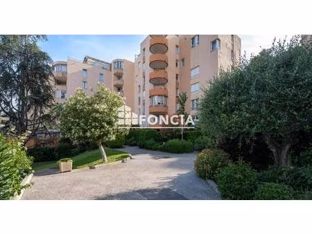 saint laurent du var f4 76m2 terrasse / garage /cave