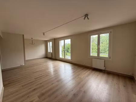 location appartement 4 pièces 77.31 m² à romilly-sur-seine (10100)  568 €