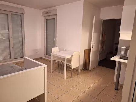 location meublée appartement 1 pièce 27 m² à decines-charpieu (69150)  659 €