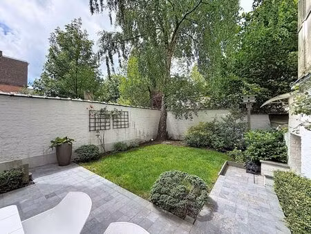 rez-de-chaussée à louer avec garage et terrasse   etterbeek (vbe33050)