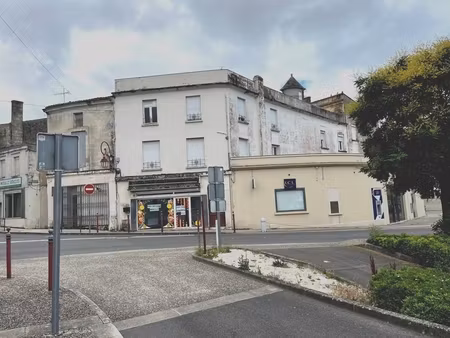 immeuble de rapport - 3 lognements - 1 local commercial - pauillac (33)