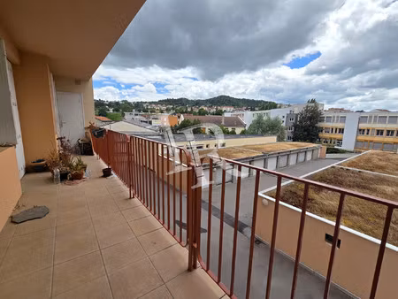 t4 avec balcon et garage
