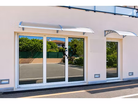 local commercial frejus 4 pièce(s) 79.72 m2