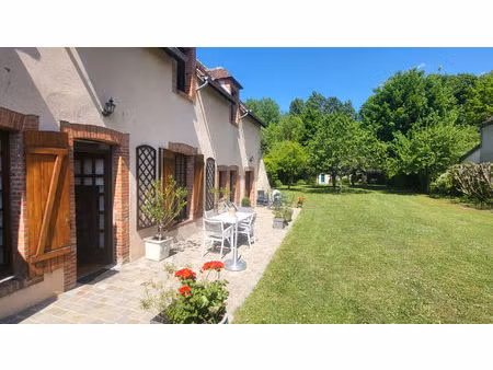 maison de charme  1 100 m² de terrain