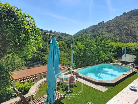 aspremont village – un véritable air de vacances toute l'année
