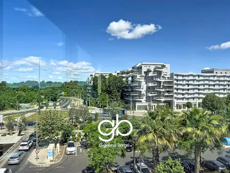 à vendre- vaste t4 traversant de 120 m2 emplacement no1 :