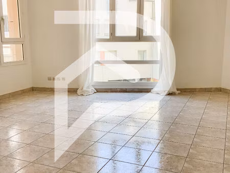 2 pieces 57 m2 - 2 balcons -