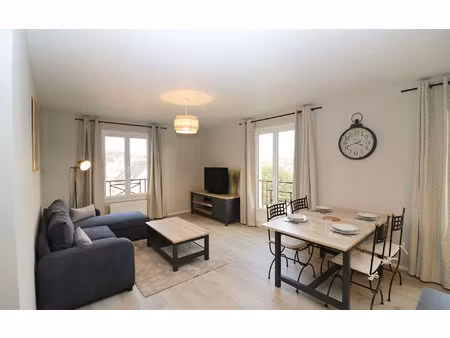 location appartement  m² t-4 à fontainebleau  1 807 €