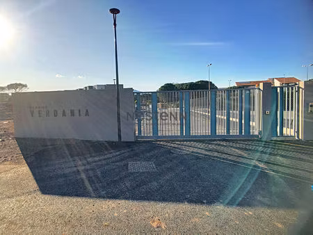 frejus caïs  appartement 3 pièce(s)  66m²  terrasse 2 parkings  cave.