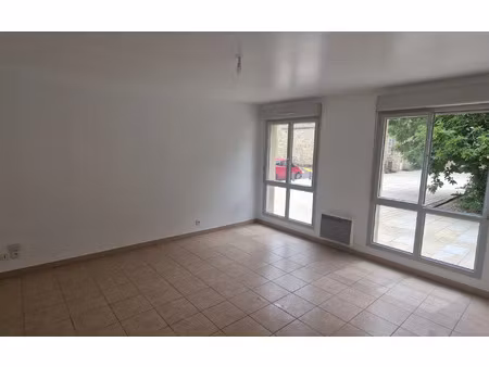 location appartement  42.9 m² t-2 à guingamp  670 €