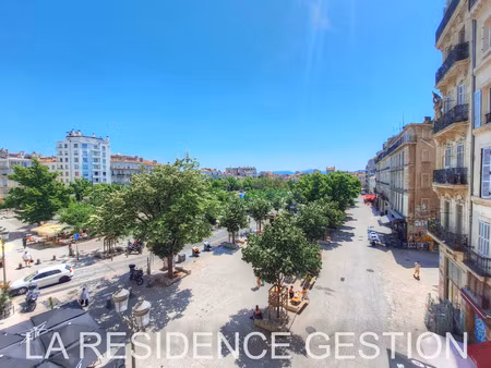 lumineux t3 traversant 62 m² • loggia • cave • place jean jaurès — marseille 13001