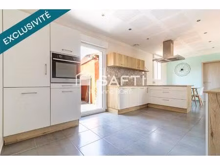 appartement rénové avec cour privative et entrée indépendante