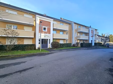 location appartement 2 pièces 47 m² à saint-germain-lès-corbeil (91250)  900 €