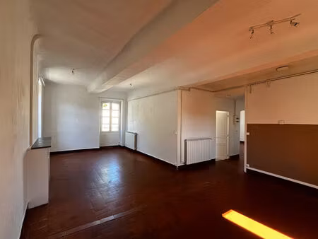 appartement 4 pièces à louer à tourves