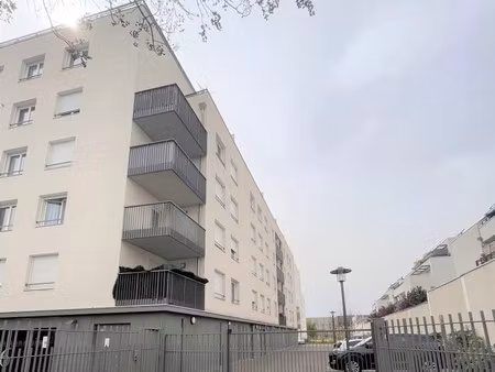 t2 avec parking à villeurbanne