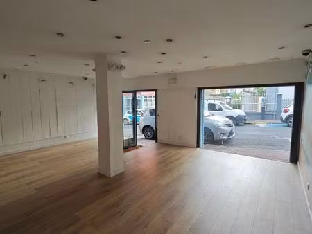 local commercial a louer saint pierre centre