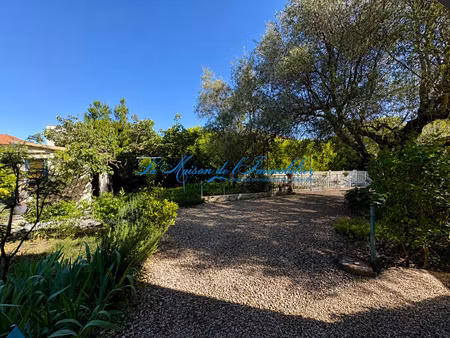 salindres maison 4 pièces avec piscine et 455m2 de terrain