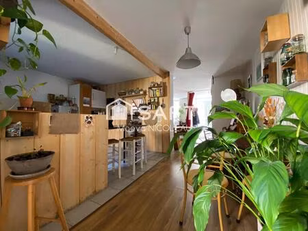 une maison de ville chaleureuse au cœur de surgères