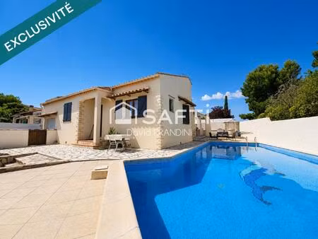 villa de plain pied de 91 m² + studio 20 m² sur un terrain de 344 m² - terrasses  piscine 