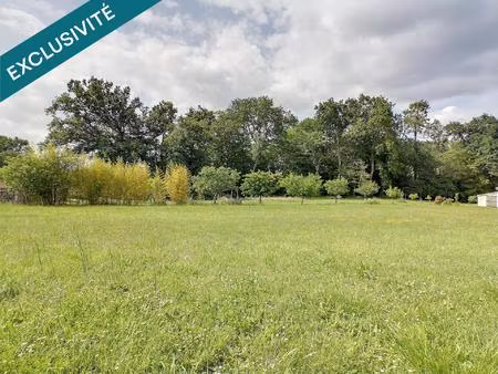 joli terrain avec vue sur la nature