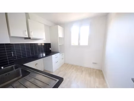 location appartement 4 pièces 64.9 m² à essômes-sur-marne (02400)  737 €