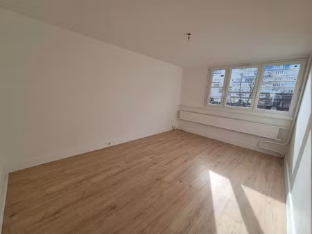 location appartement 3 pièces 65 m² à saint-etienne (42000)  750 €