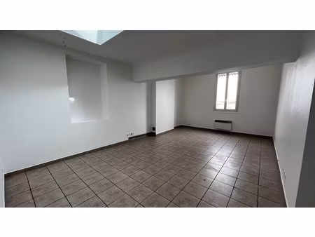 location appartement 3 pièces 62 m² à lyon 3ème (69003)  896 €