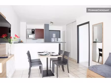 location meublée appartement 2 pièces 35 m² à divonne-les-bains (01220)  1 350 €