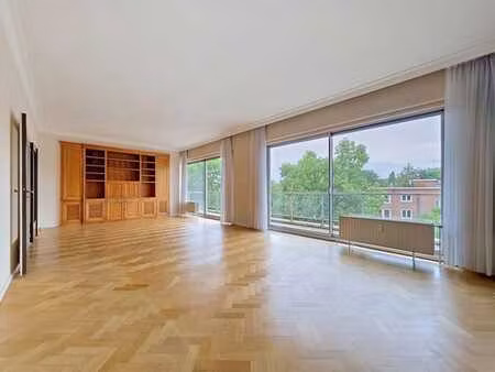 magnifique appartement 3 chambres + terrasse + garage