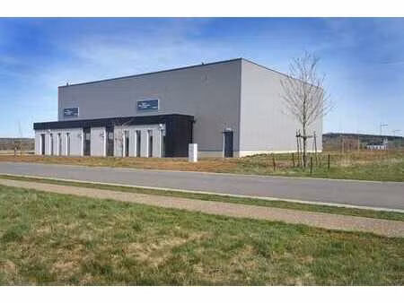 hall relais de 285 m² à louer - léglise
