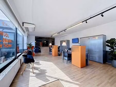 investissement : rez-de-chaussée de bureaux + 17 parkings