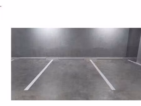emplacement de parking intérieur à louer à namur