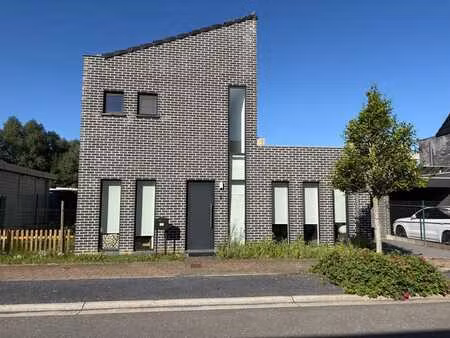 ruime woning met 3 slaapkamers