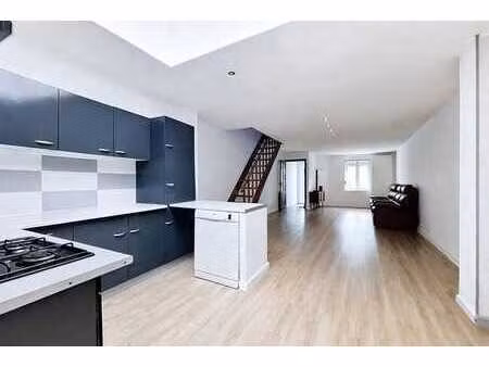 maison 3 chambres avec jardin située proche de toute commodi