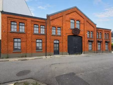 uniek historisch handelspand van 700 m² op toplocatie aan...