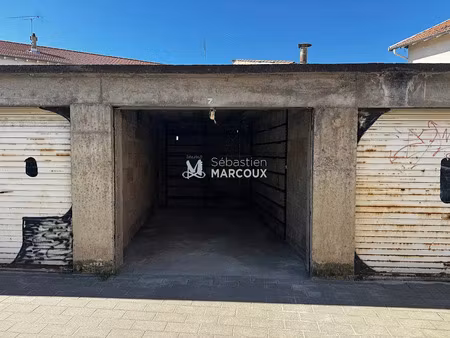 location parking 12.87 m² à montbrison (42600)  80 €